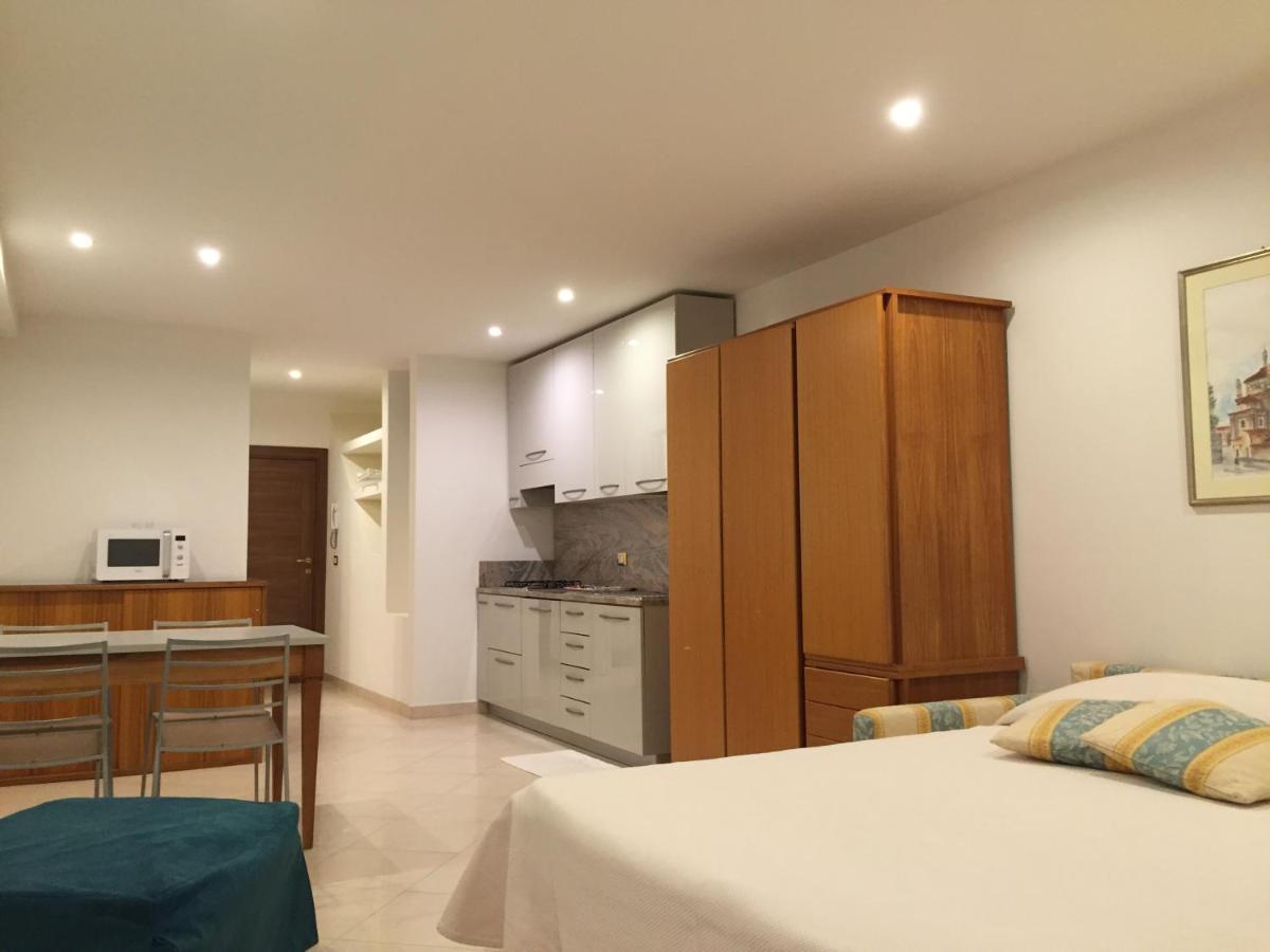 Genovese Villa Elena Appartamenti فاراتسي المظهر الخارجي الصورة